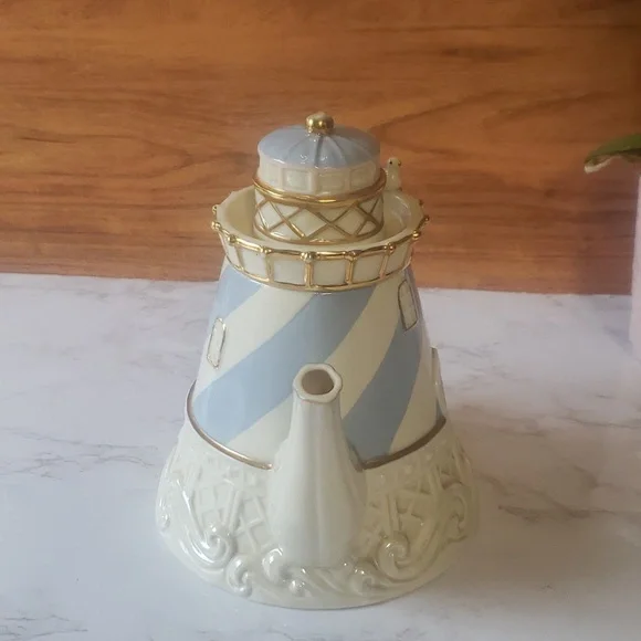 Lenox 2003 Seaside Lighthouse Teapot - Picture 5 of 11